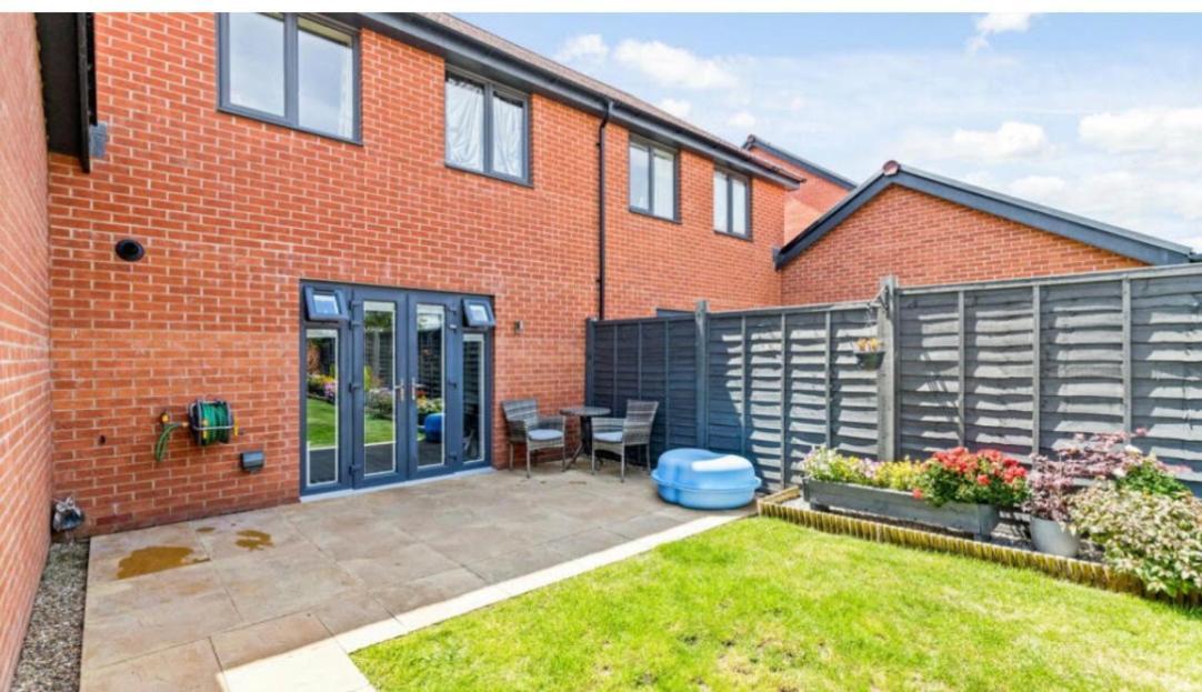 Folkestone Central Family Home: 3BR with Parking Exterior photo
